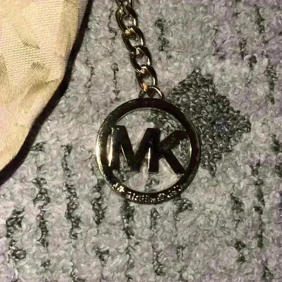 Michael Kors | Signature MK Tan/Gold color Crossbody with Tassel - Picture 3 of 7